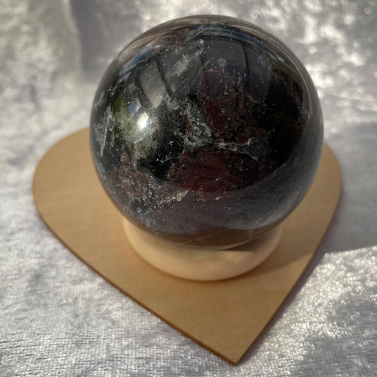Garnet in Arfvedsonite Sphere