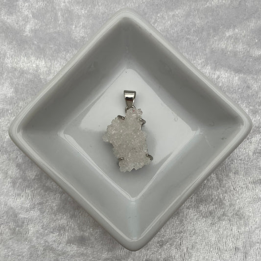 Quartz cluster pendant