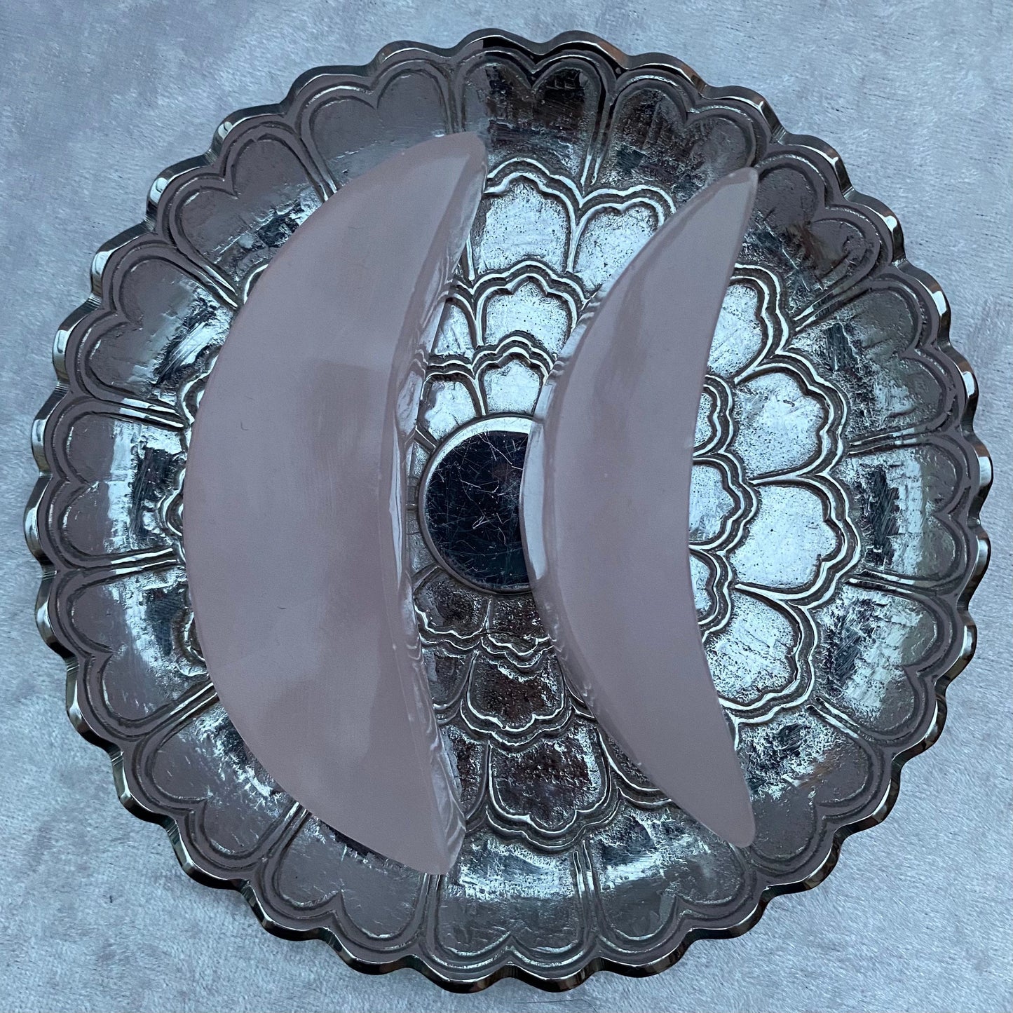 Mangano Calcite moons