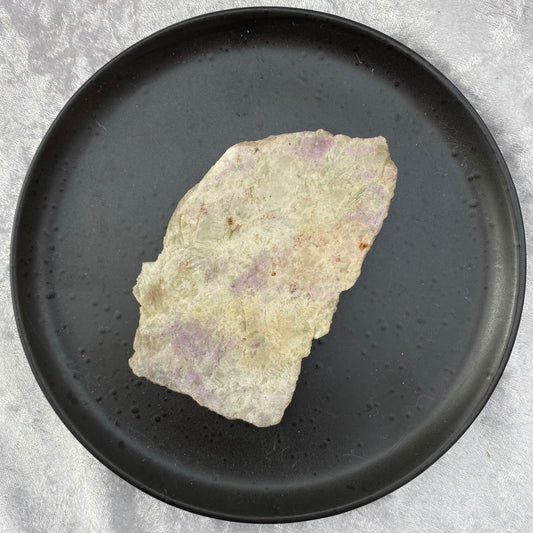 Hackmanite slice