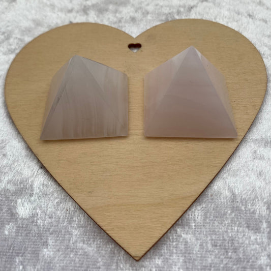 Mangano Calcite pyramids