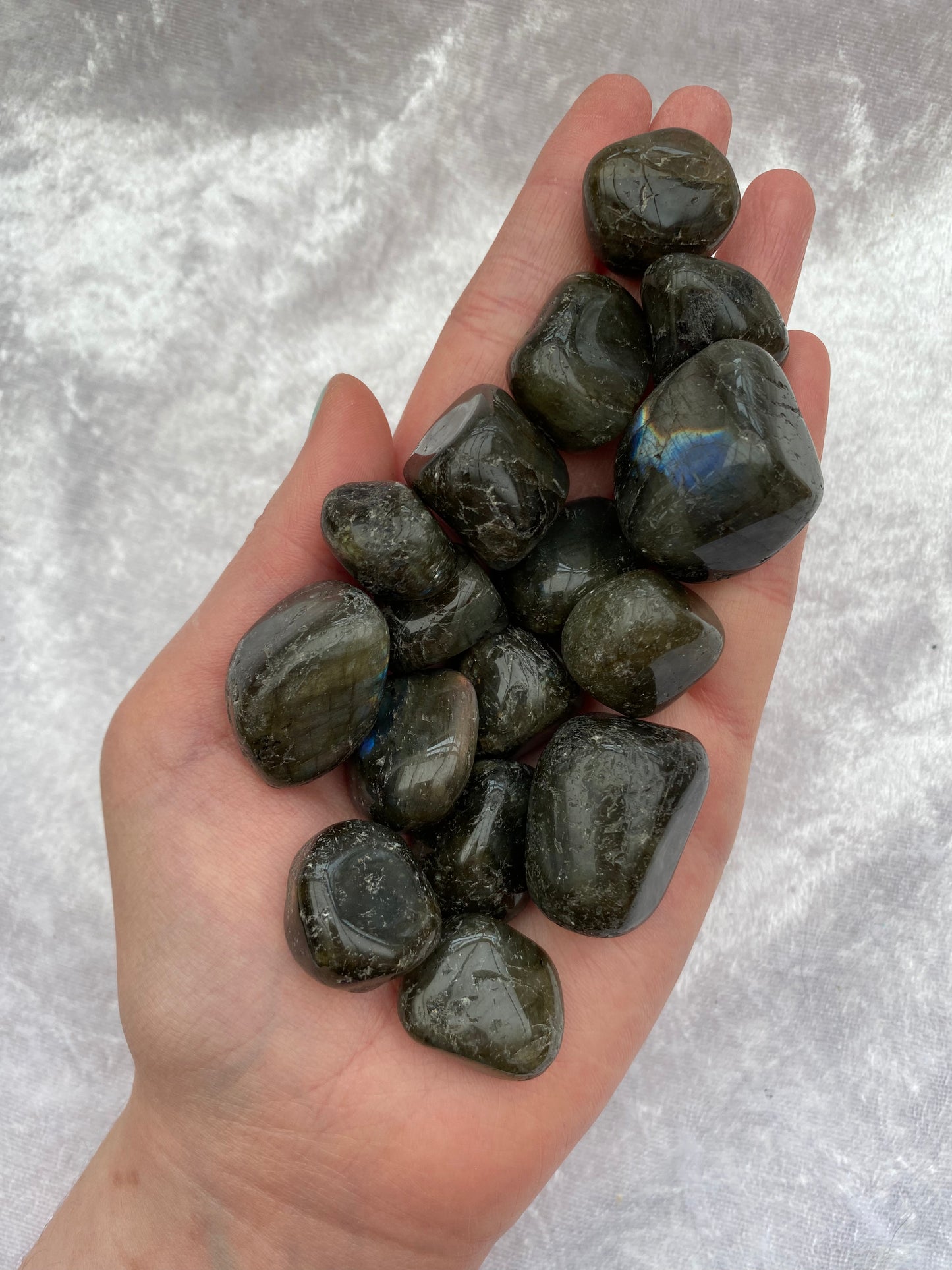 Labradorite tumblestones