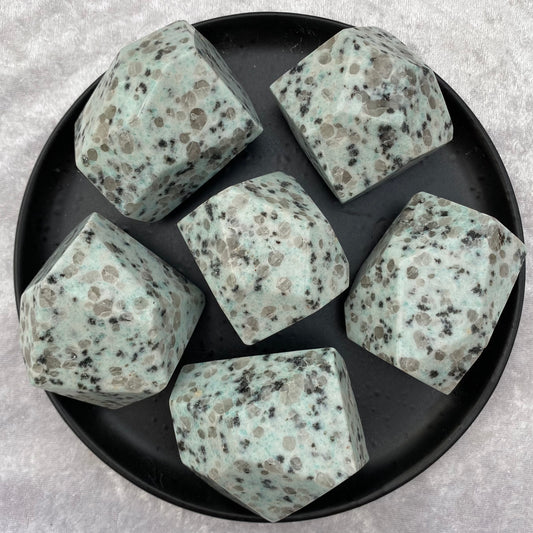 Kiwi Jasper freeforms