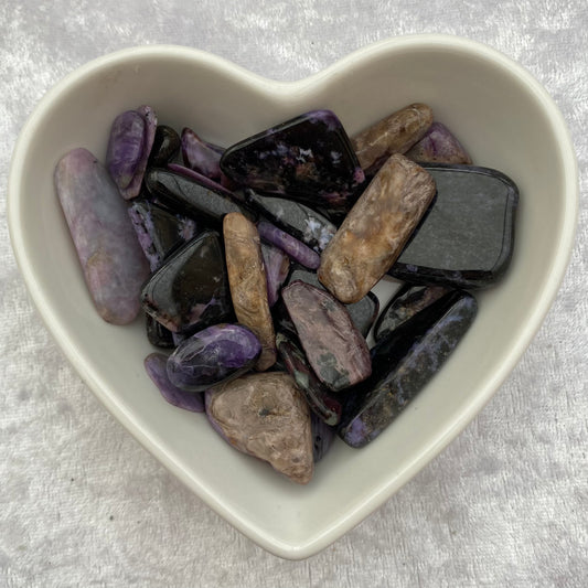 Small tumbled Charoite pieces