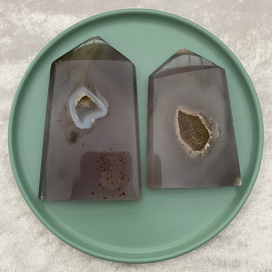 Grey Agate pointed slices