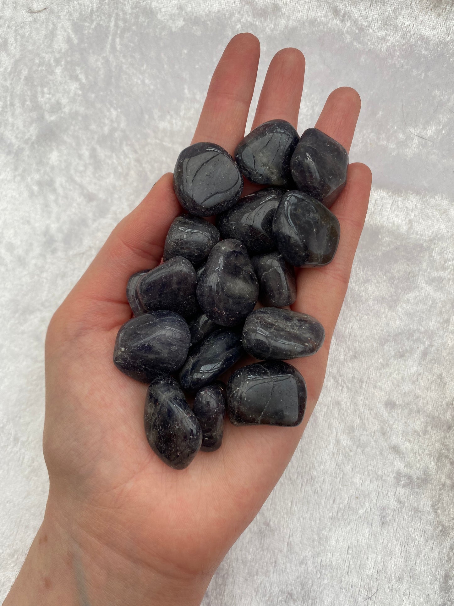 Iolite tumblestones