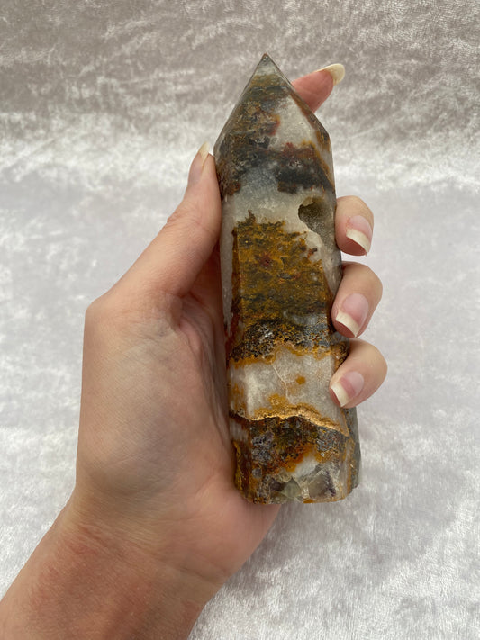 Agate with Druzy and Fluorite Inclusion