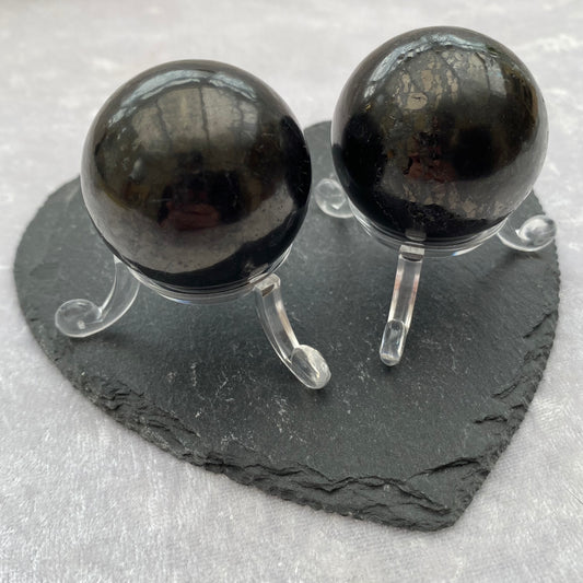 Shungite spheres