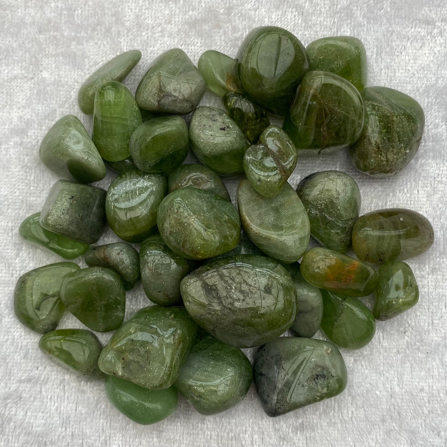 Peridot tumblestones