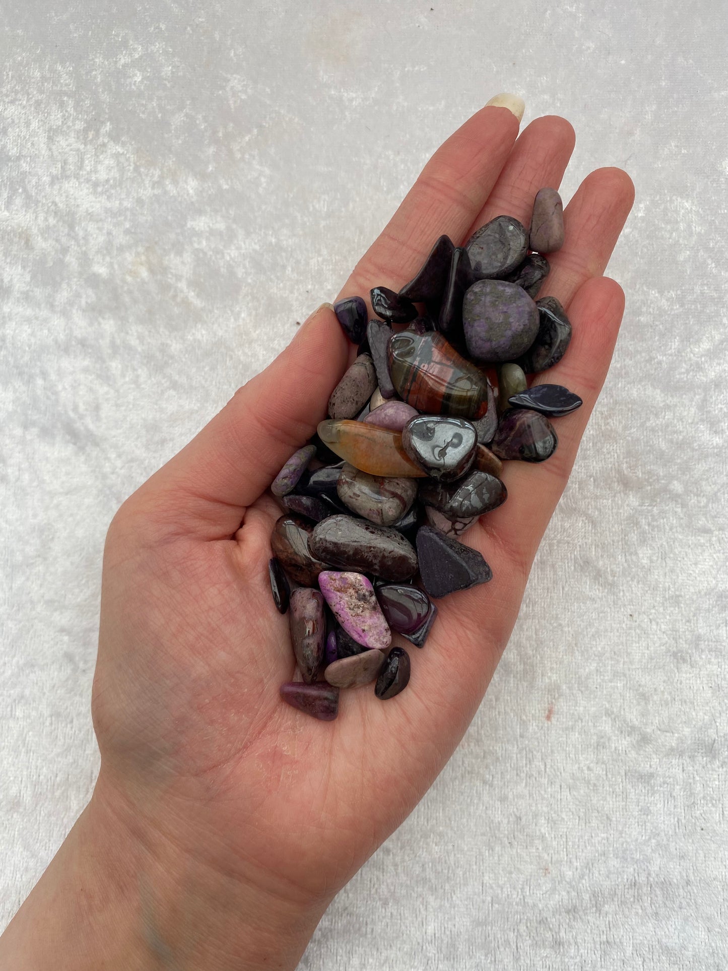 Tumbled Sugilite chips