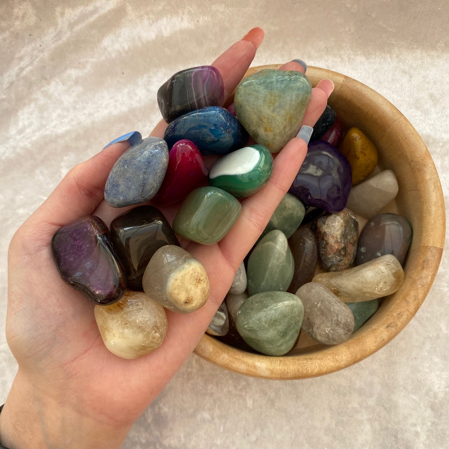 Large mixed Brazilian tumblestones