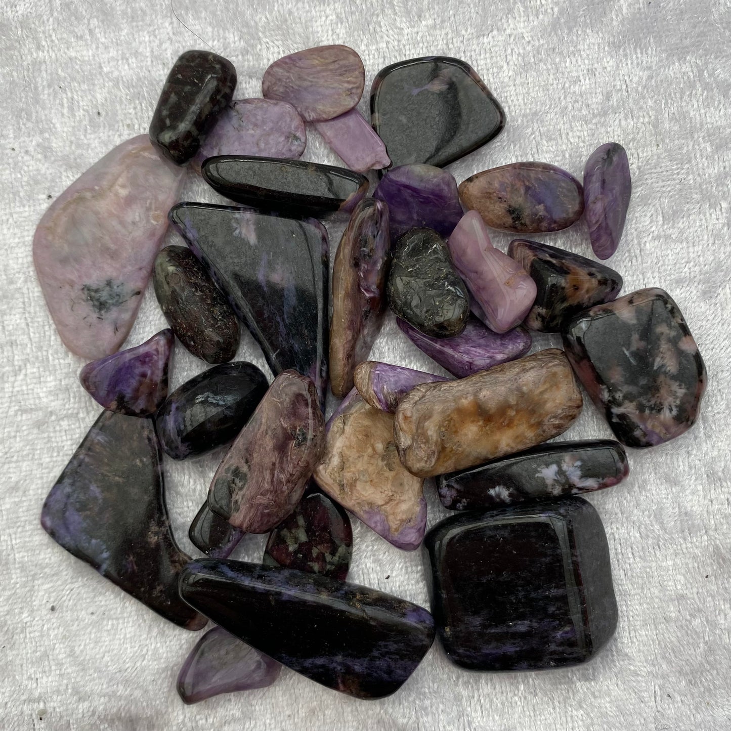 Small tumbled Charoite pieces