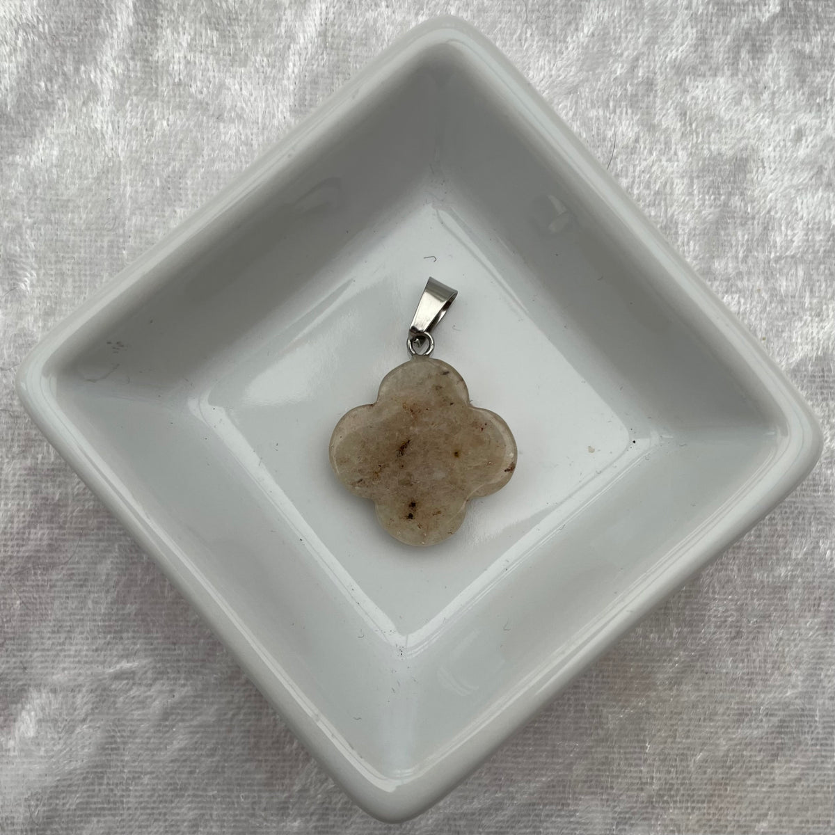 Hematoid Quartz Flower Pendant