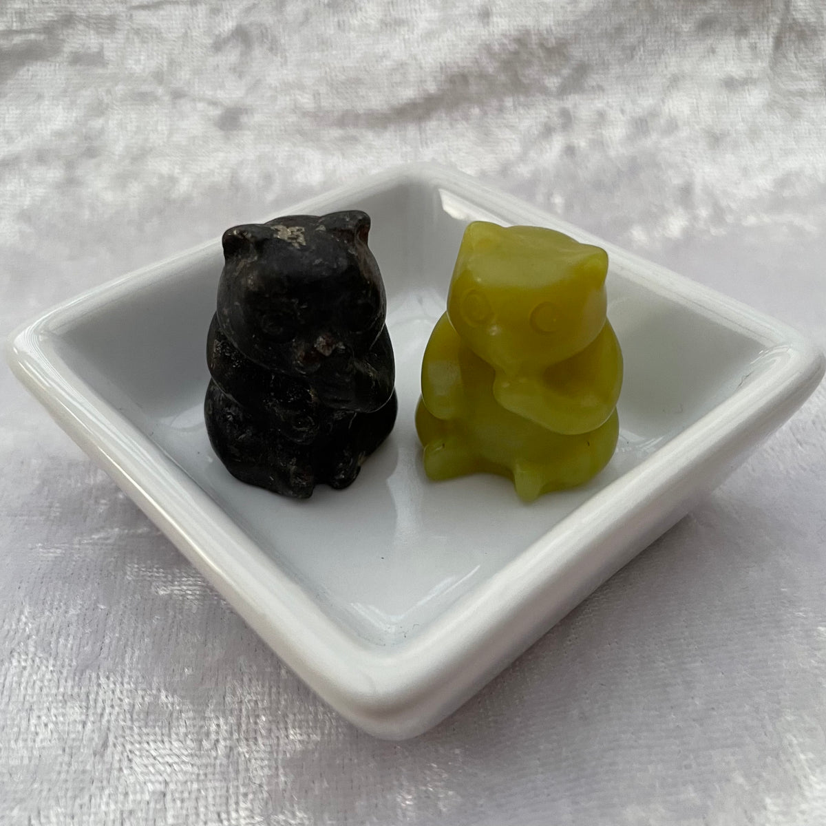 Mini Garnet in Arfvedsonite and Yellow Serpentine Bear Carvings