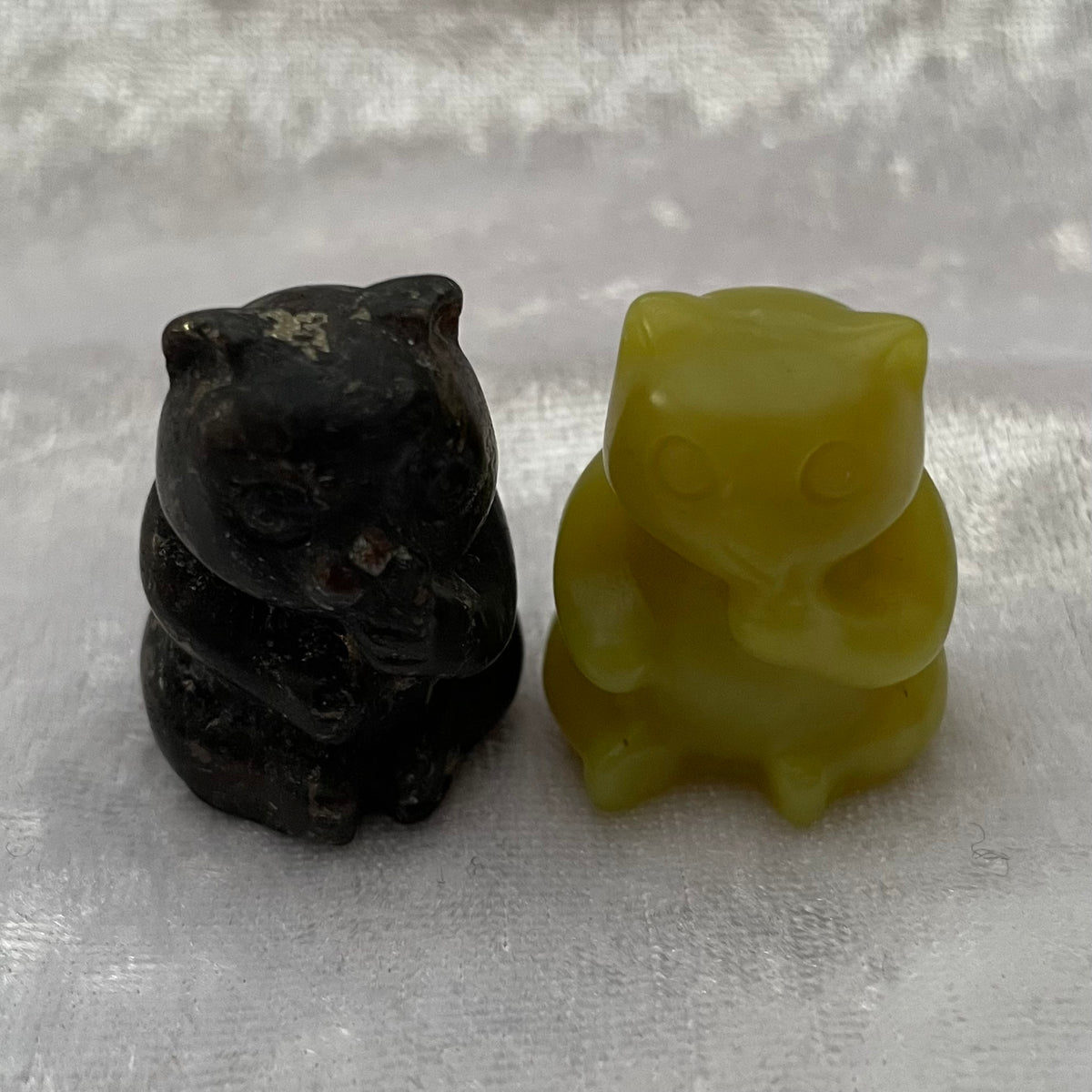 Mini Garnet in Arfvedsonite and Yellow Serpentine Bear Carvings