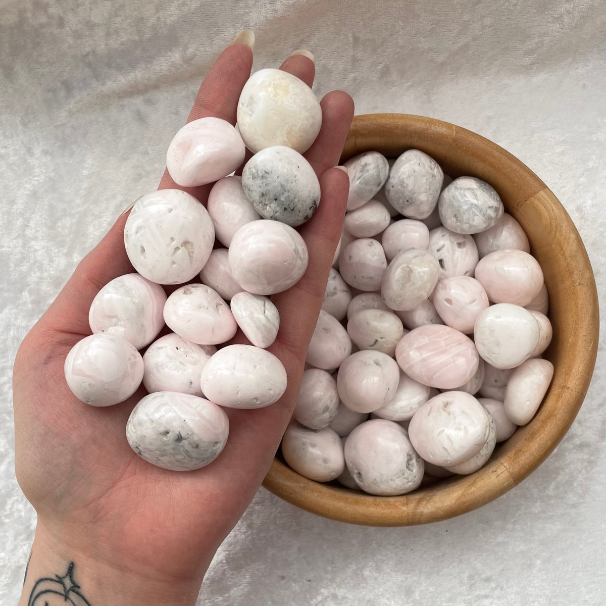 Mangano Calcite Tumblestones