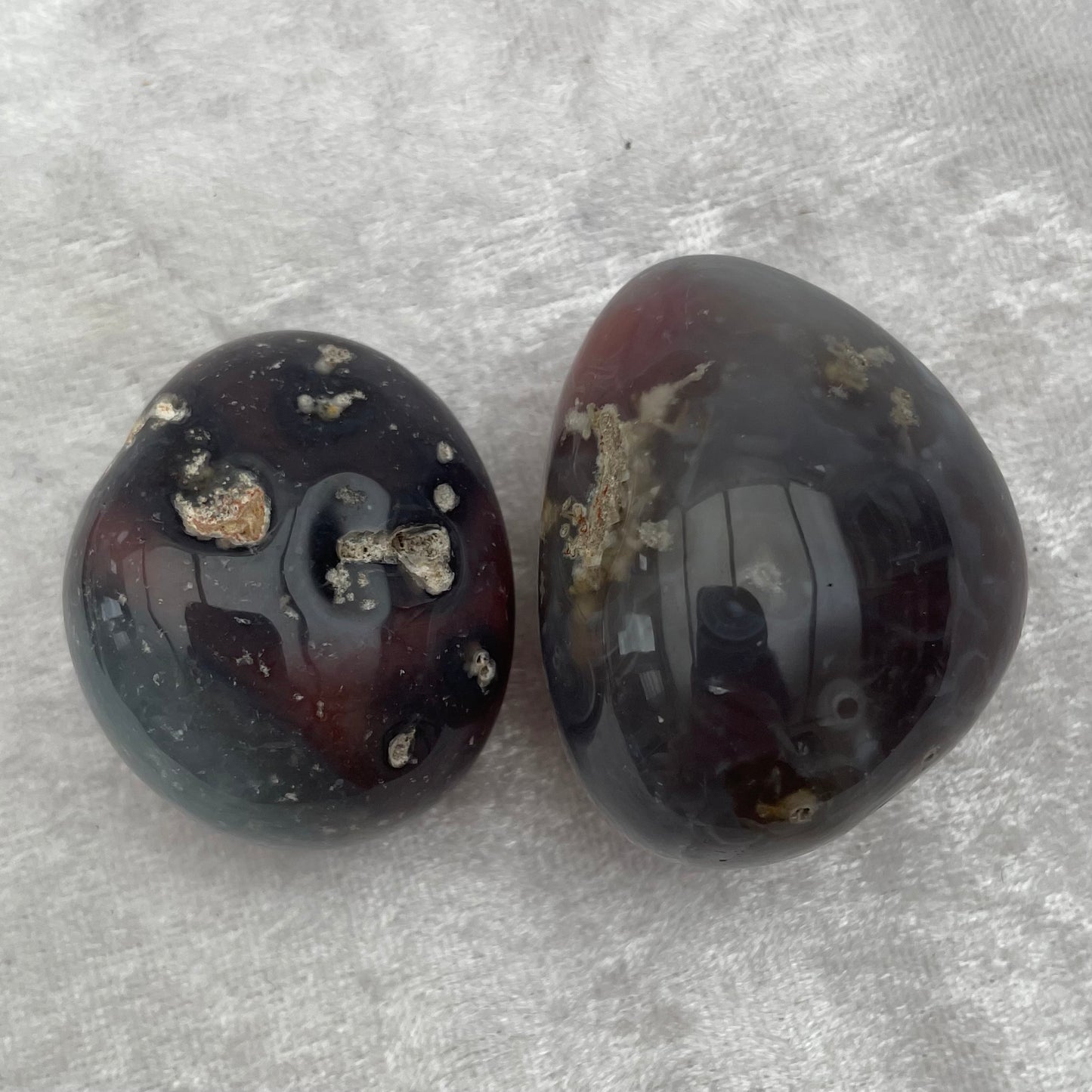Zimbabwe Agate Tumbled Palmstone Gallets