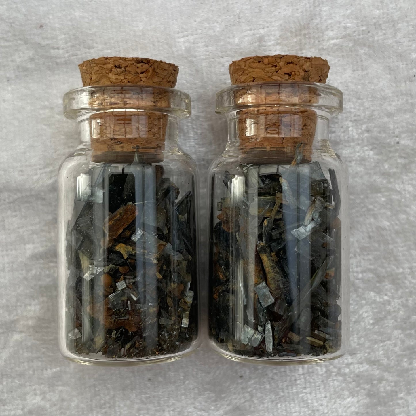 Vivianite Shards Chip Bottles