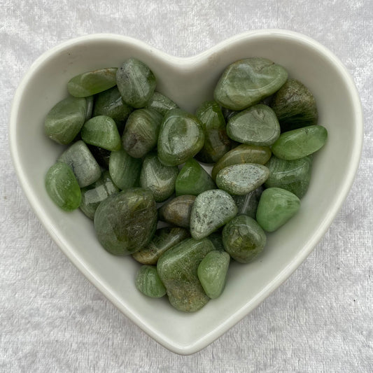 Peridot tumblestones